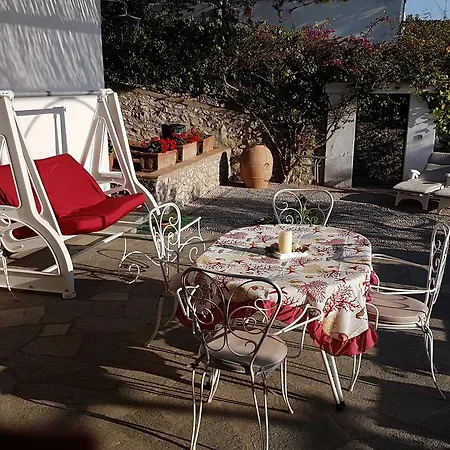 Alojamento de Acomodação e Pequeno-almoço Il Rifugio Capri 3*